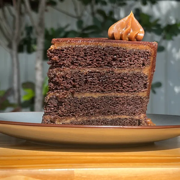 Tajada de torta de chocolate